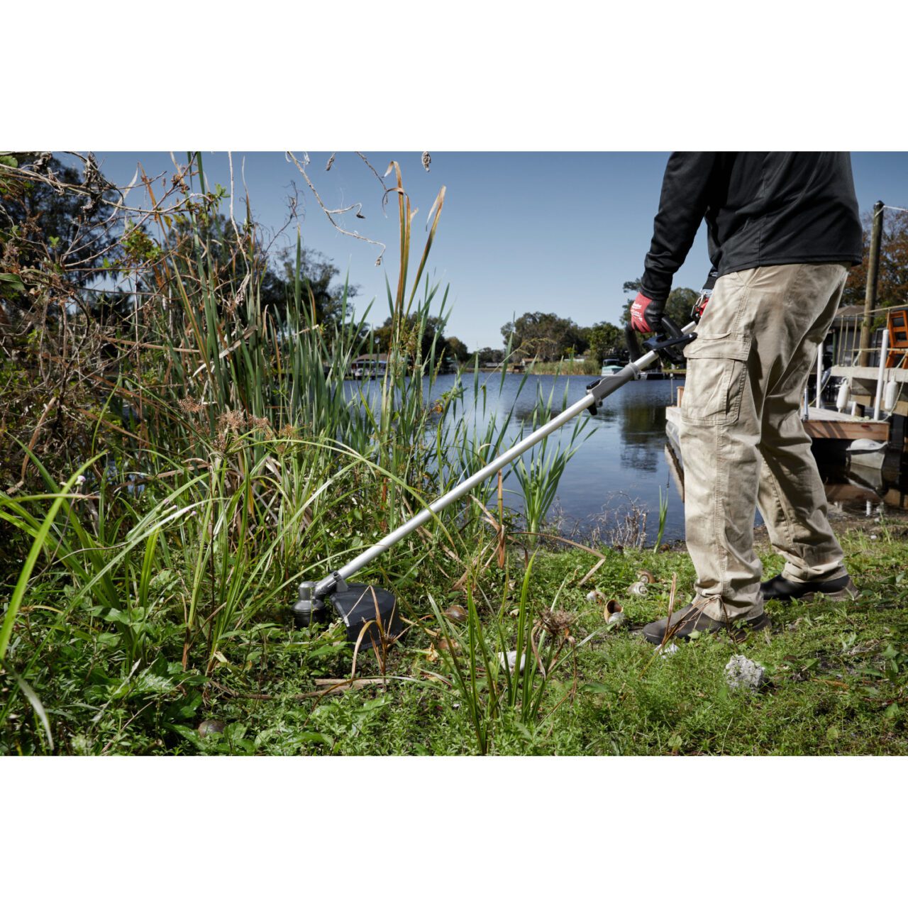 M18 FUEL™ QUIK-LOK™ Brush Cutter Attachment - Image 4