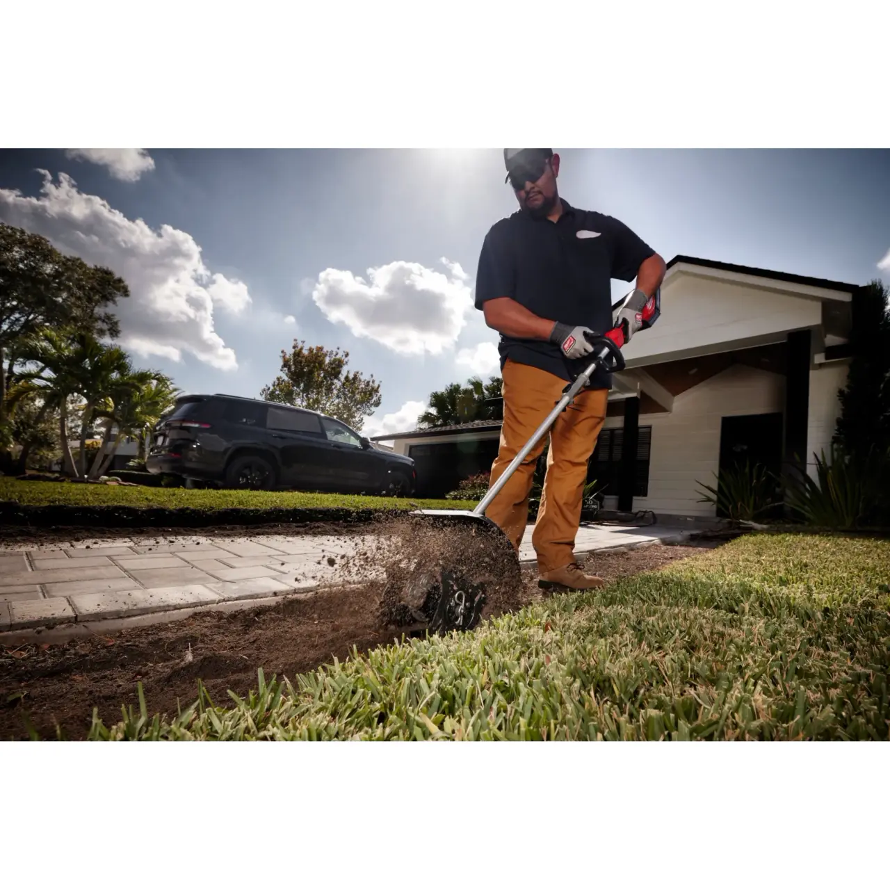 M18 FUEL™ QUIK-LOK™ Cultivator Attachment - Image 3