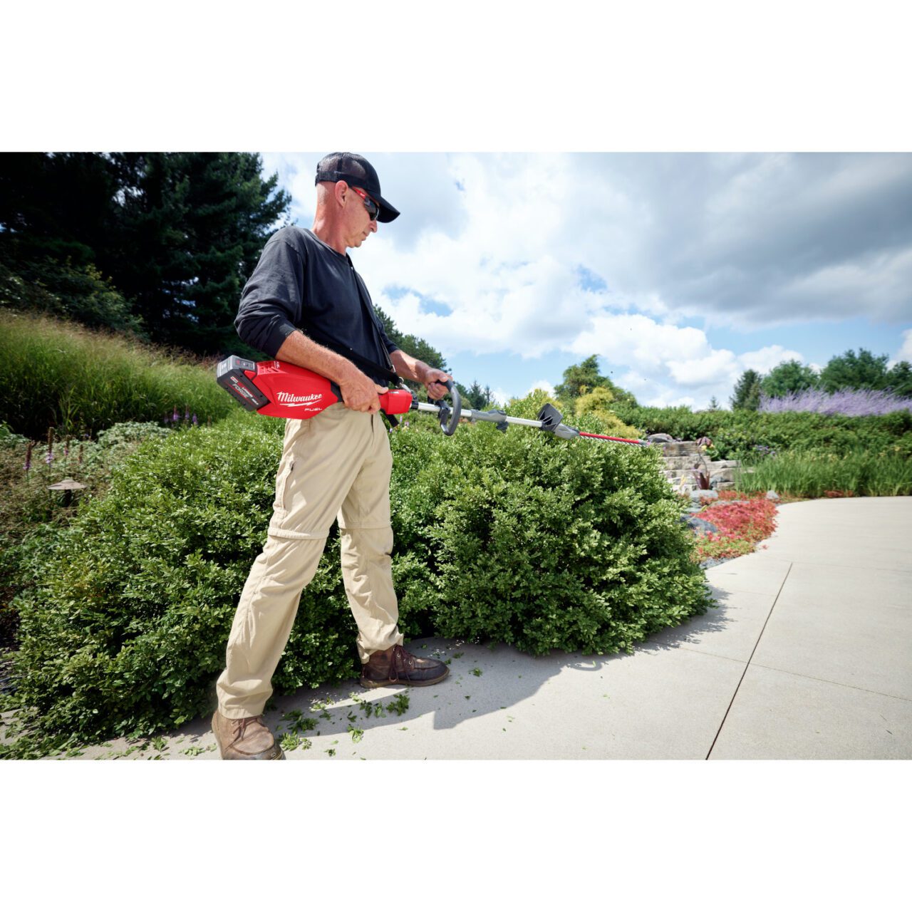 M18 FUEL™ QUIK-LOK™ Hedge Trimmer Attachment - Image 4