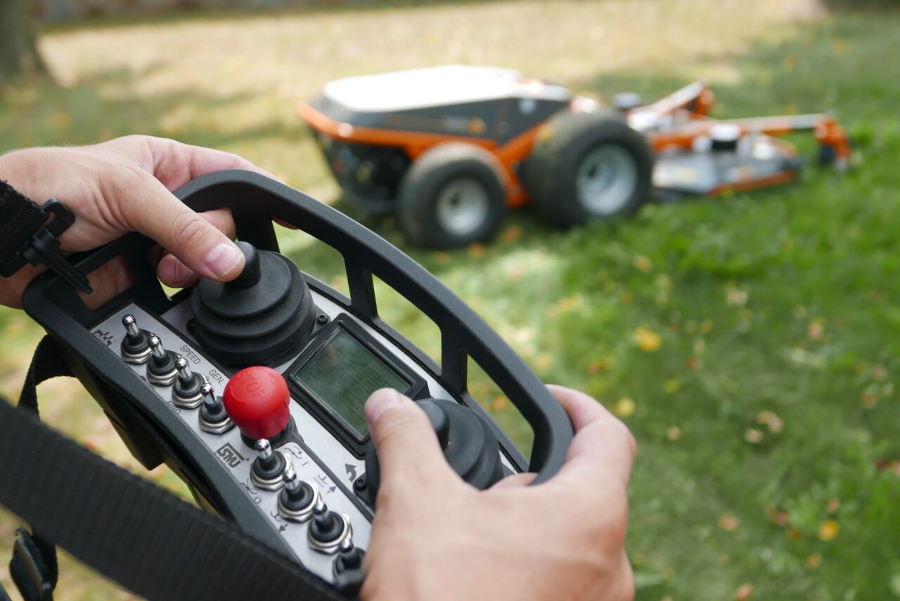 Raymo Raymo Torpedo Fully Electric Powered Remote Controlled Mower with 48 ...